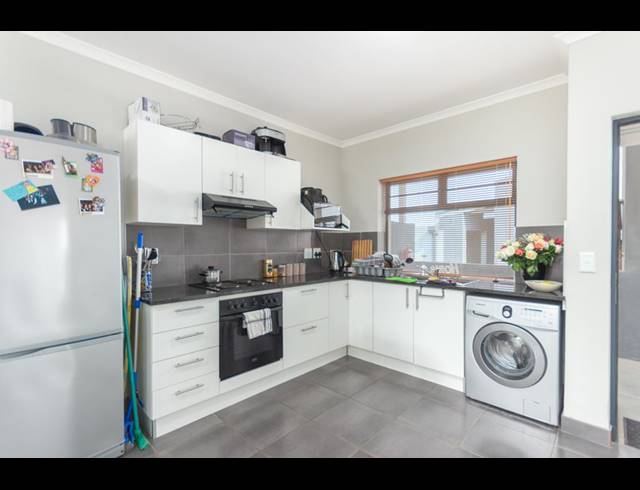 2 BEDROOM APARTMENT SOLD IN BURGUNDY ESTATE